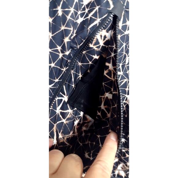 Lululemon Miss Misty II Wind & Water Resistant Jacket Size 6 - Picture 10 of 16